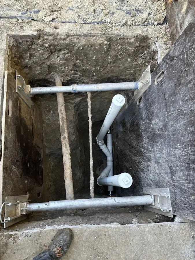 Experienced plumber completing Gas Line Repair work in Elizabethtown